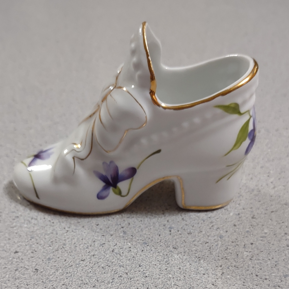 Firm Final price!*Porcelain shoe